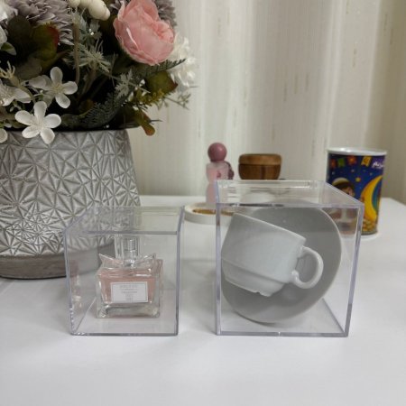 علب اكريليك مكعب حجم كبير