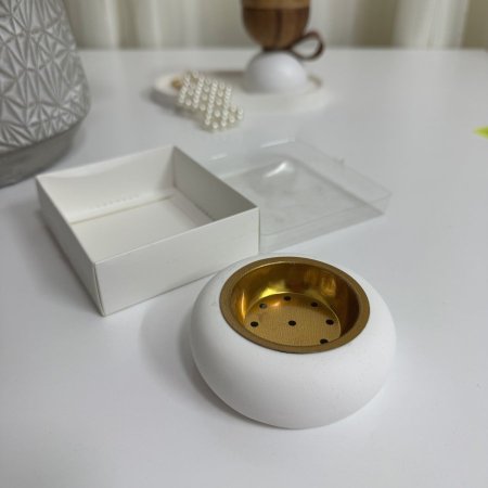 مبخرة حجر شكل دائري مميز جدًا مع علبة