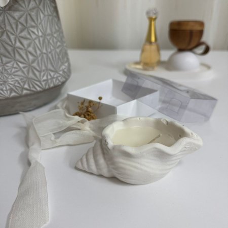 شمعة بداخل صدفة جبصين + علبة كرتون مزينة "شغل جاهز"