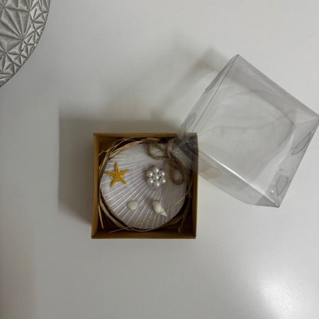 توزيعة صدفة مع مغناطيس مزينة جاهزة مع علبة