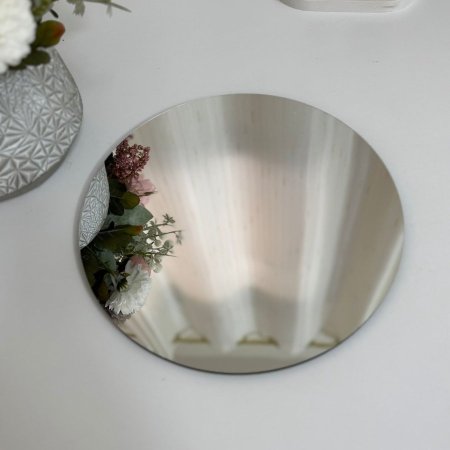 قاعدة اكريليك فضي شكل دائري