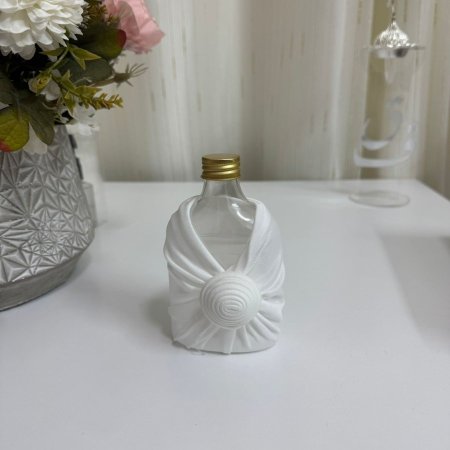 علبة بلاستيك شفاف مع لفة قماش ترند جاهزة