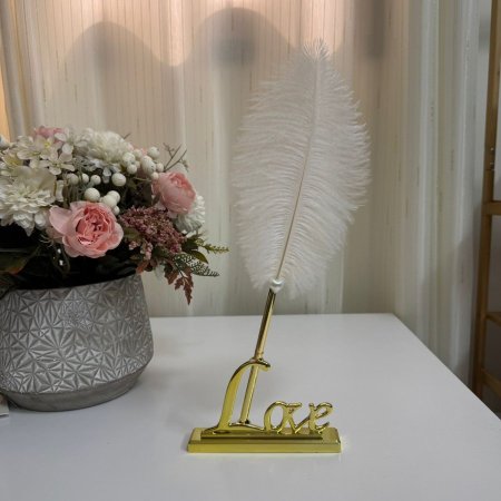 قلم ريشة مع ستاند كلمة love