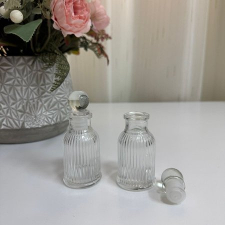 علبة زجاج ضغط فاضية بالشكل الترند