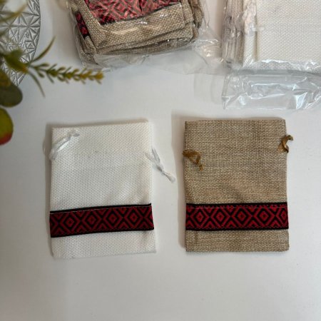 كيس خيش مع تطريز مناسب للحنّة