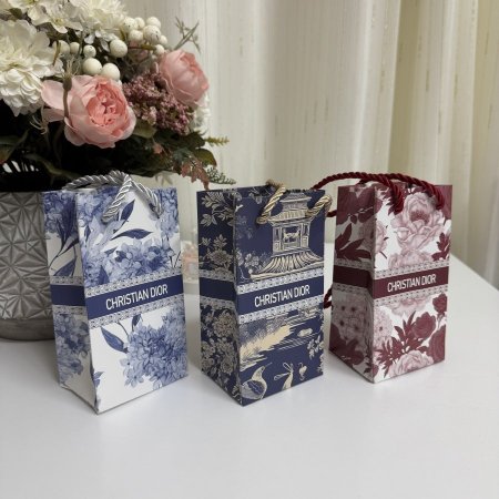 اكياس كرتون " تصميم ديور" بعدة الوان