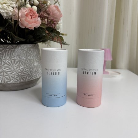 عطر جديد بتصميم كتير فخم داخل علبة كرتون مقوّى