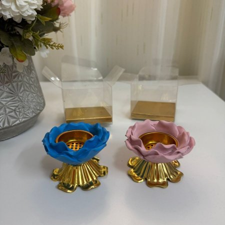 مباخر شكل وردة مع قاعدة دهبية + علبة شفاف