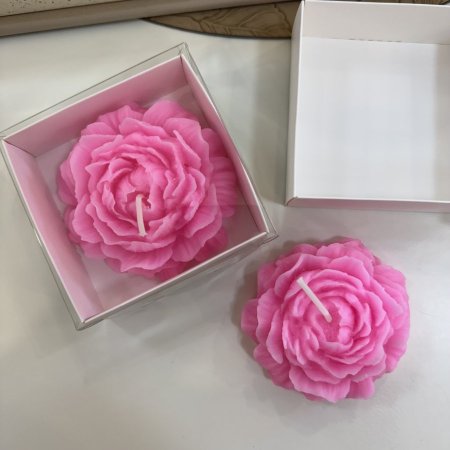 شمعة شكل وردة معطرة ومع علبة