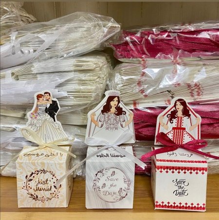 علب كرتون للأعراس